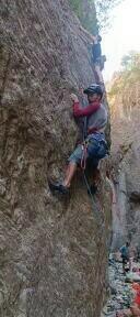 Hoang qui ce balade dans un 6b Hoang qui ce balade dans un 6b