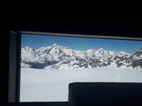 De l'une des 6 couchettes, un panorama de folie de la chaine du Mont Blanc ! De l'une des 6 couchettes, un panorama de folie de la chaine du Mont Blanc !